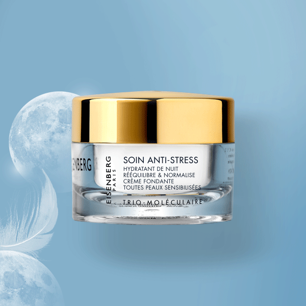 Animation of a moon above a detox night cream
